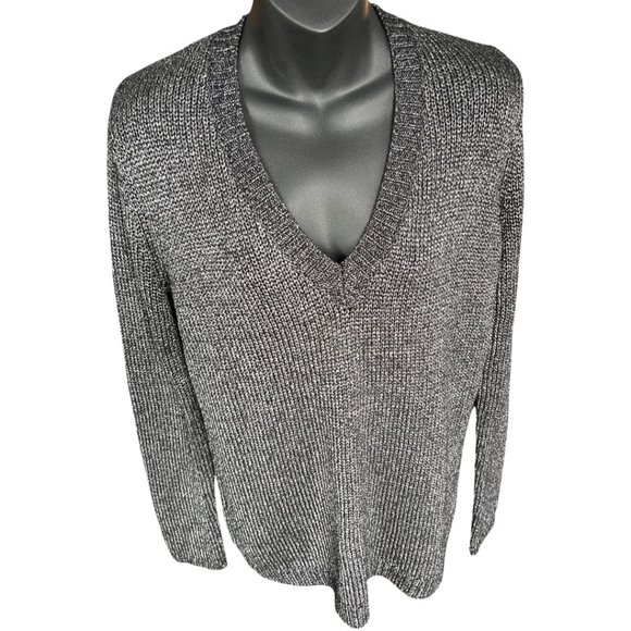 🌸4/$🙌🏻50🌸 Metallic V-Neck Cable Knit Sweater - Picture 6 of 9